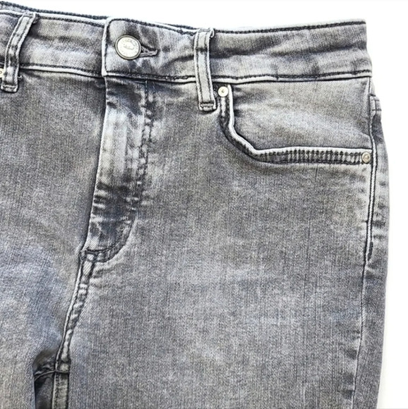 ⭐️3/ $30⭐️ ONLY Women's Onlblush Mid Skinny Raw Hem Jean Grey Wash Denim Sz M/32 - Picture 3 of 16